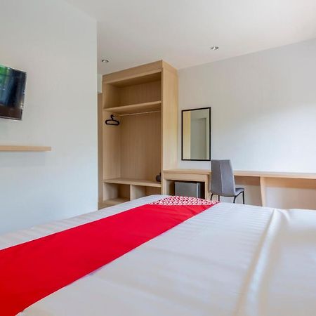 Oyo 1053 Bloom Guest House Чіангмай Екстер'єр фото