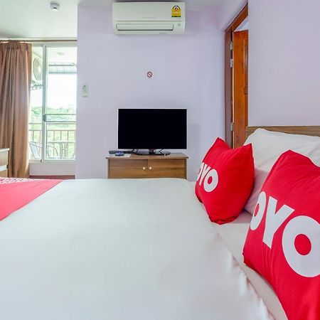 Oyo 1053 Bloom Guest House Чіангмай Екстер'єр фото