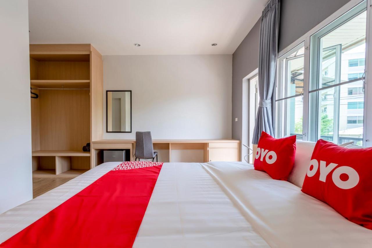 Oyo 1053 Bloom Guest House Чіангмай Екстер'єр фото