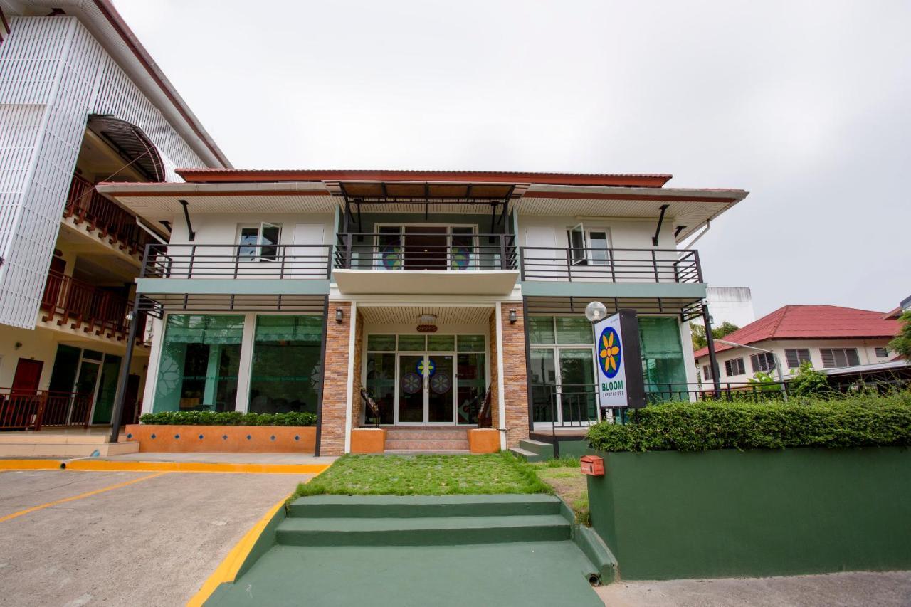Oyo 1053 Bloom Guest House Чіангмай Екстер'єр фото