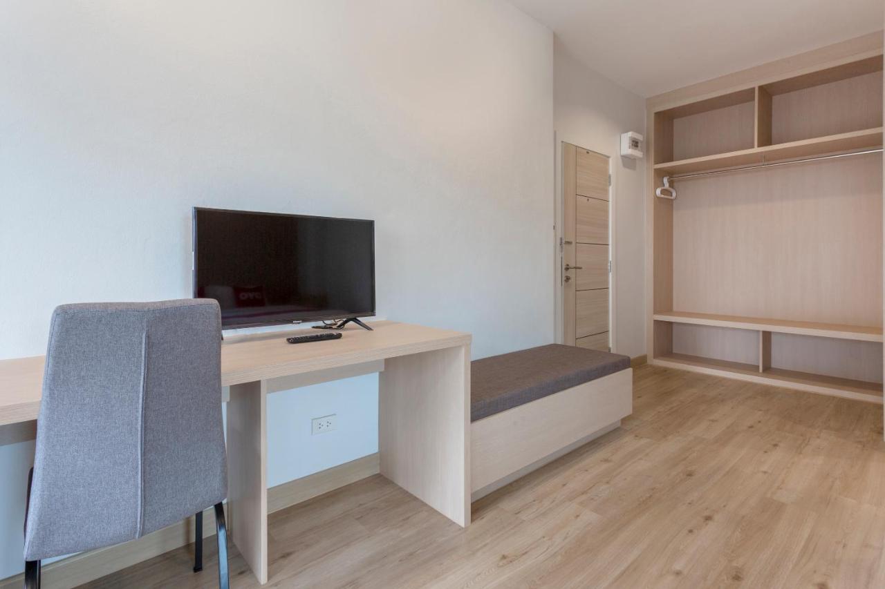 Oyo 1053 Bloom Guest House Чіангмай Екстер'єр фото