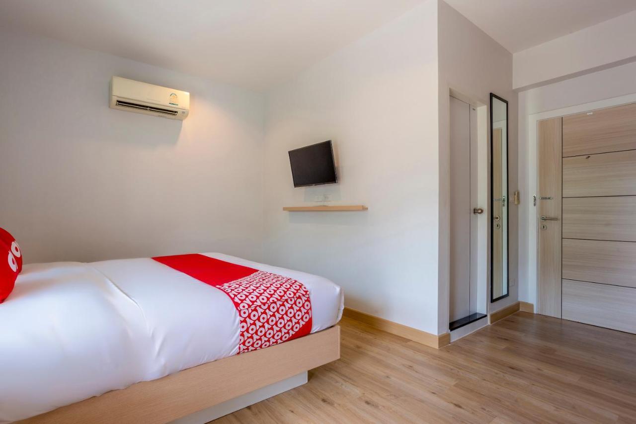 Oyo 1053 Bloom Guest House Чіангмай Екстер'єр фото