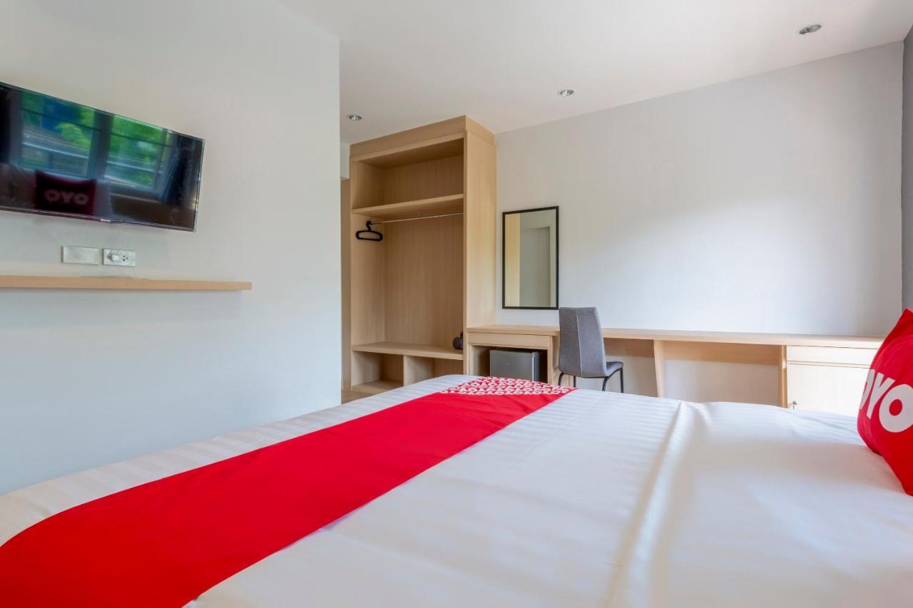 Oyo 1053 Bloom Guest House Чіангмай Екстер'єр фото