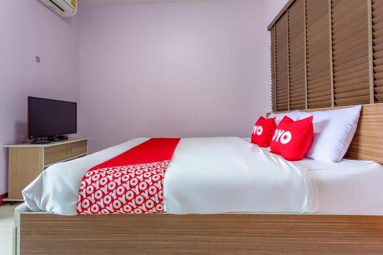 Oyo 1053 Bloom Guest House Чіангмай Екстер'єр фото