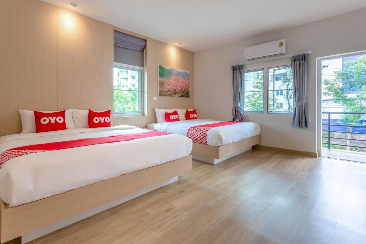 Oyo 1053 Bloom Guest House Чіангмай Екстер'єр фото