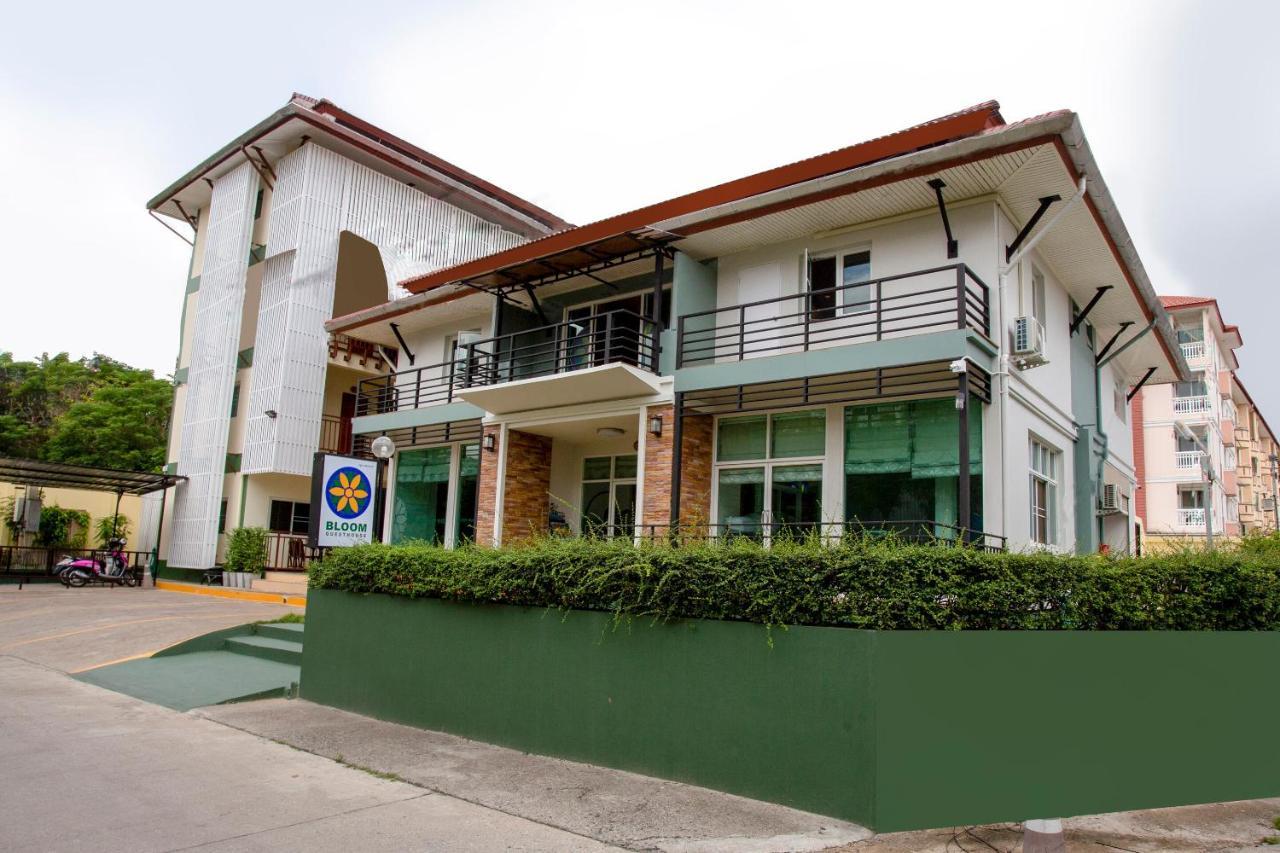 Oyo 1053 Bloom Guest House Чіангмай Екстер'єр фото