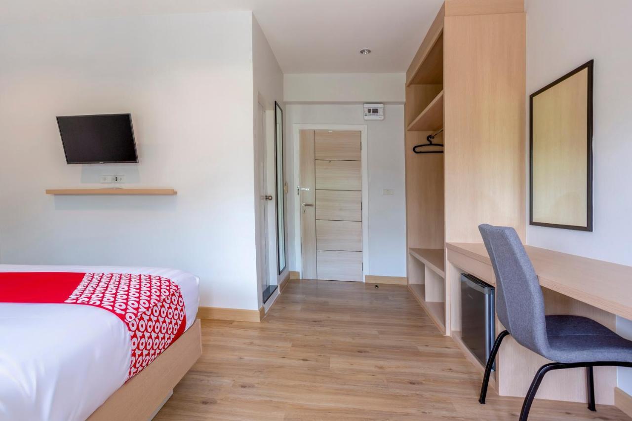 Oyo 1053 Bloom Guest House Чіангмай Екстер'єр фото