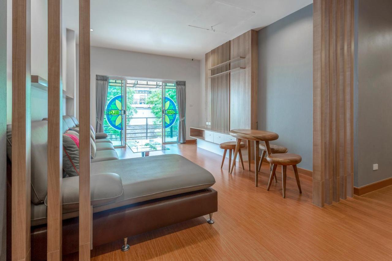 Oyo 1053 Bloom Guest House Чіангмай Екстер'єр фото